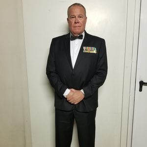 Meet your Posher, Stuart